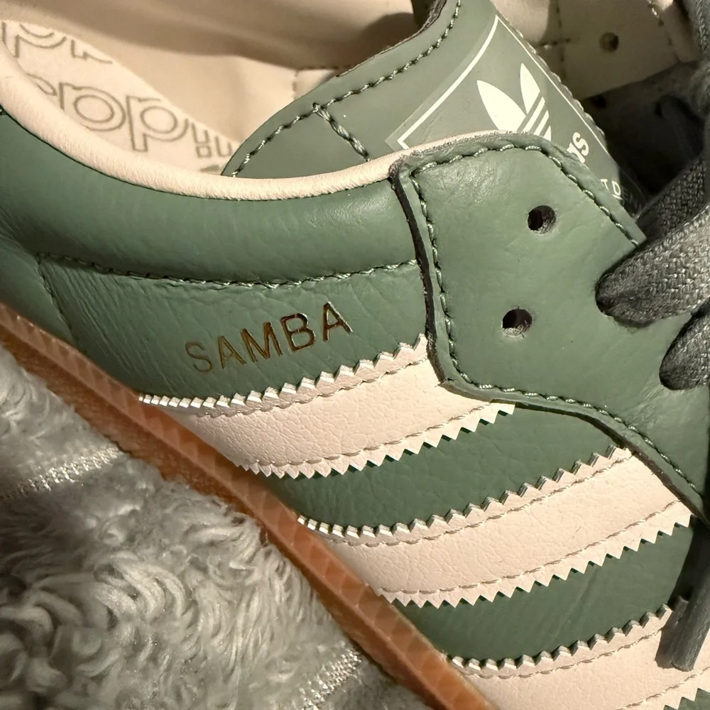 Adidas Classic Green and White sambas - Picture 7 of 7